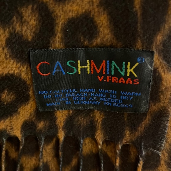🐆Leopard Print Scarf *EUC* - Picture 3 of 3